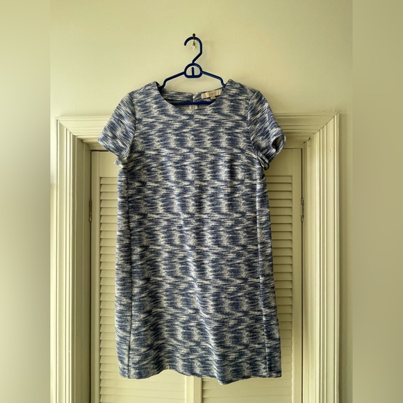 LOFT Dresses & Skirts - Loft Blue and White Patterned Shift Dress